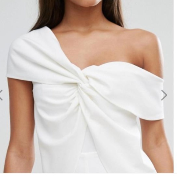 Lavish Alice Asymmetric shoulder twist jumpsuit - Picture 6 of 6